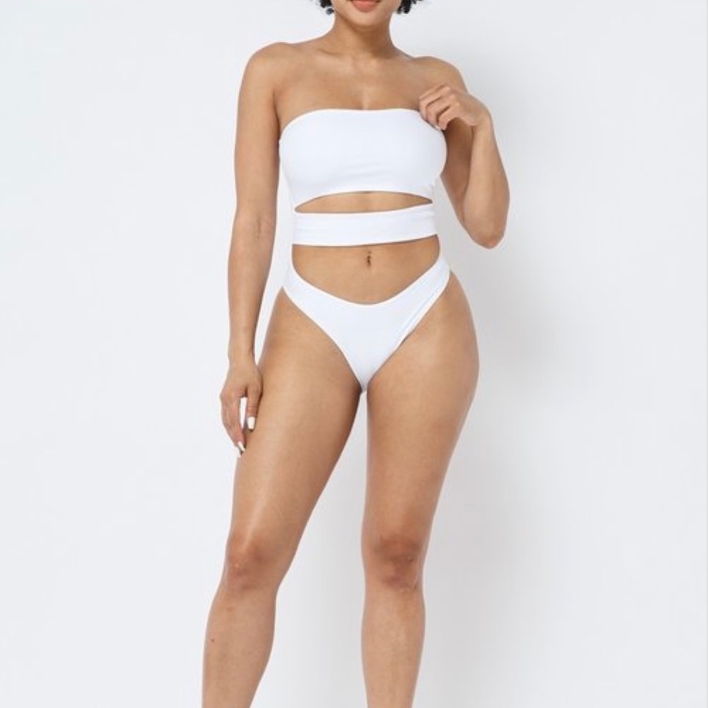 White cutout swimsuit - Picture 7 of 7